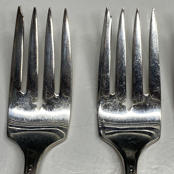 11 Tudor Plate Oneida Community Small Forks Flatware Queen Bess II Floral - Picture 3 of 11